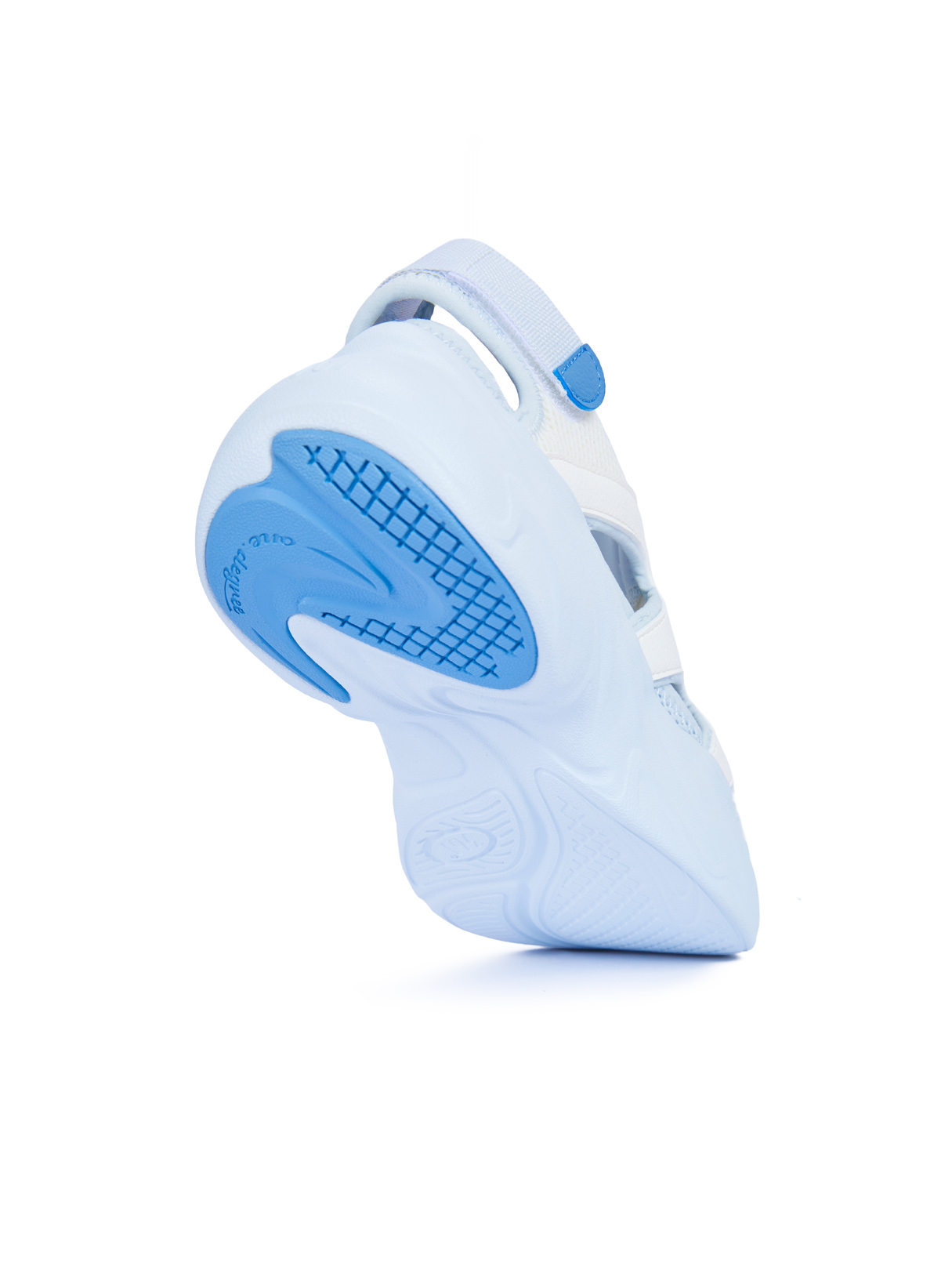 Trail Sneaker