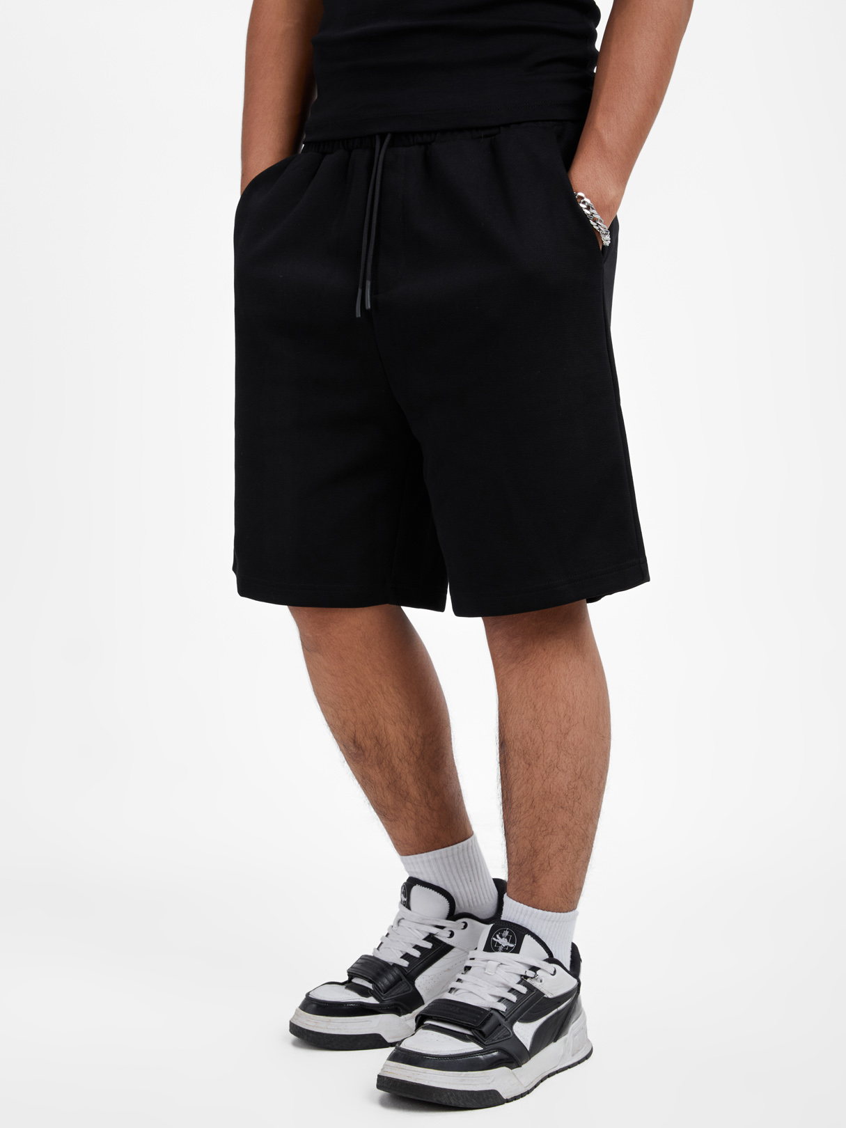 Regular Shorts With Elastic Waistband | ZANDO